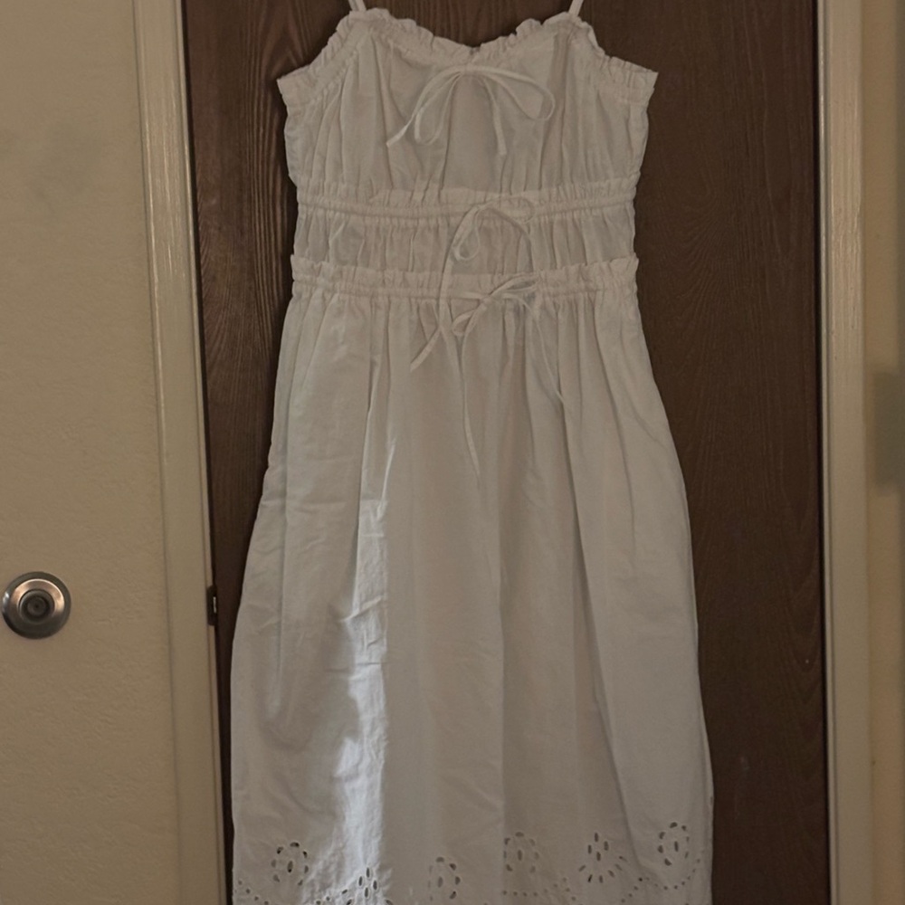 Elegant White Midi Dress